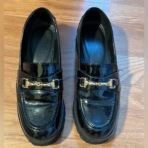 Princess Polly loafers. Black. Size 6.